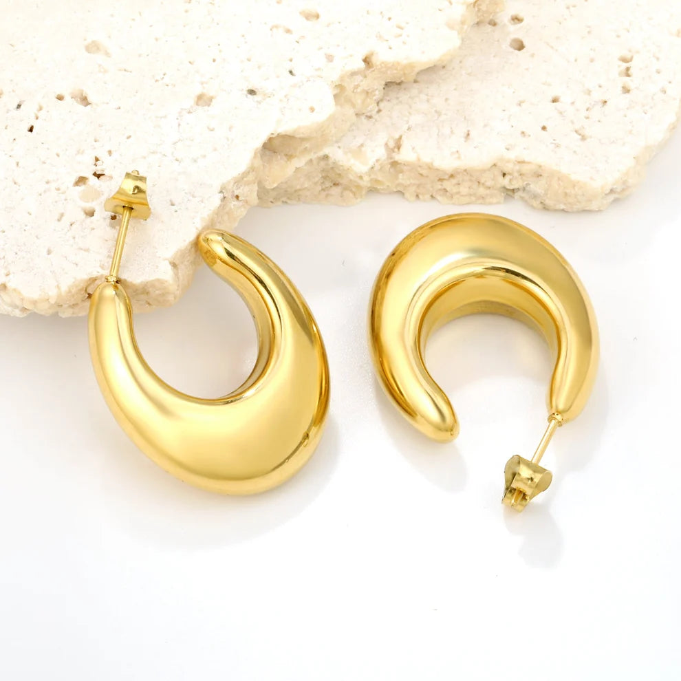Hallow U shaped Earrings